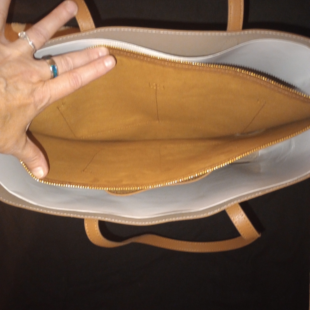 Quince Tan Tote Bag - Picture 2 of 8